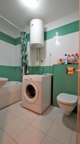 Petrovac Mmdda ( Front Beach Apartment )