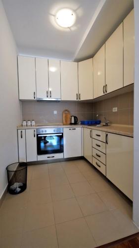 Petrovac Mmdda ( Front Beach Apartment )
