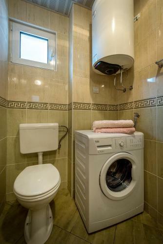 Summer Apartments In Petrovac