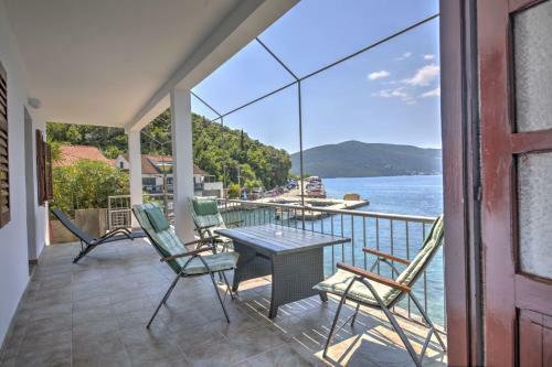 Apartamento Vera Rose Beachfront Retreat