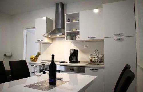 Apartments Holiday Ba?ka Voda