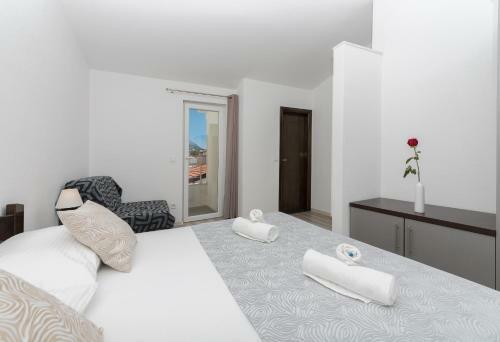 Bilin San Apartments