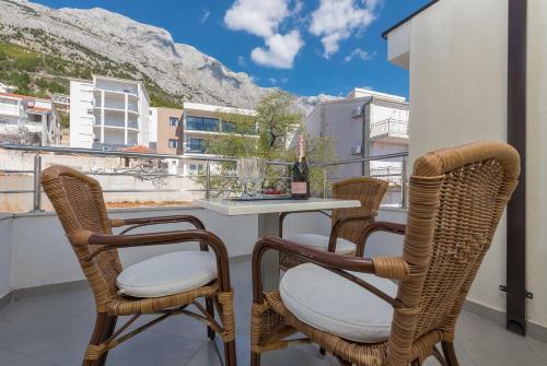 Bilin San Apartments