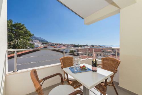 Bilin San Apartments