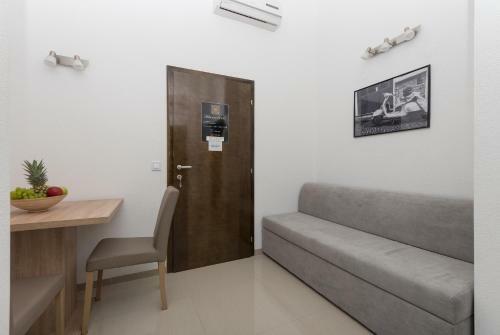 Bilin San Apartments