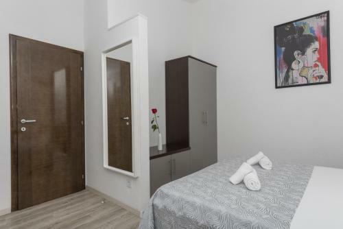 Bilin San Apartments