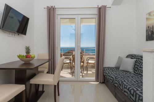 Bilin San Apartments