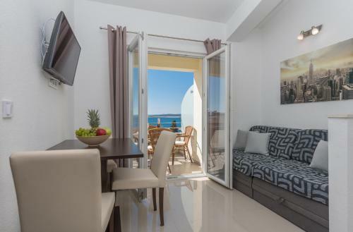 Bilin San Apartments