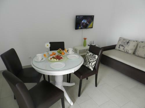 Hostal Diamant Apartments
