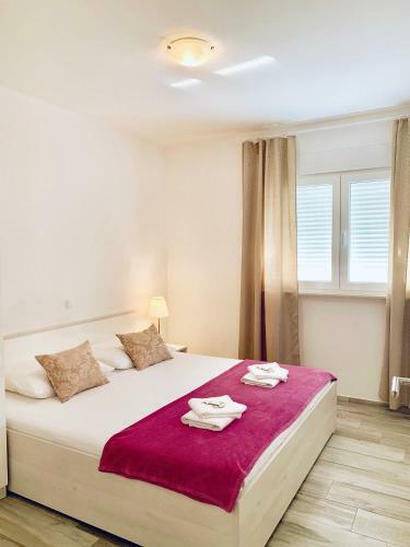 Hostal Diamant Apartments