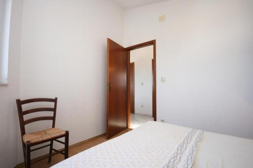 Apartments With A Parking Space Baska Voda, Makarska - 17331
