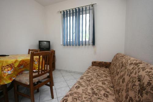 Apartments With A Parking Space Baska Voda, Makarska - 17331