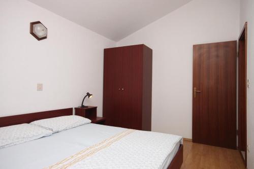 Apartments With A Parking Space Baska Voda, Makarska - 17331