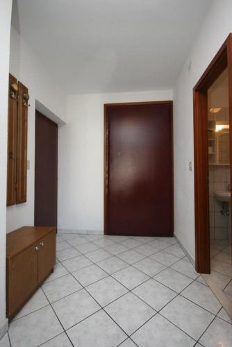 Apartments With A Parking Space Baska Voda, Makarska - 17331