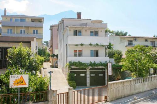 Apartments With A Parking Space Baska Voda, Makarska - 17331
