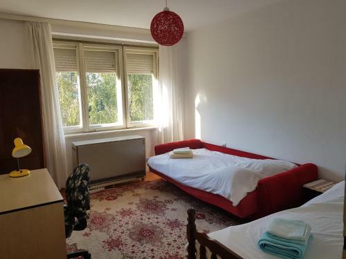Lovely Central Apartment With Free Parking!