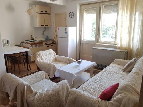 Lovely Central Apartment With Free Parking!