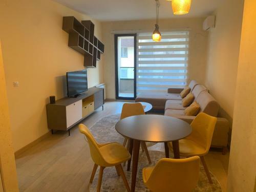 High End Apartments In Diamond Garden Building