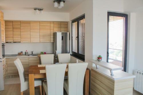High End Apartments In Diamond Garden Building