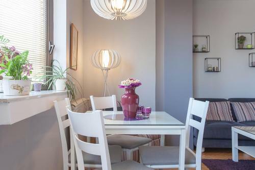Violet Apartment