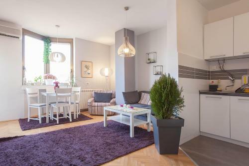 Violet Apartment