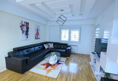New Luxury "cube" Apartment