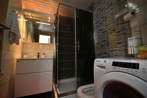 New, Modern & Luxury Apartment In The City