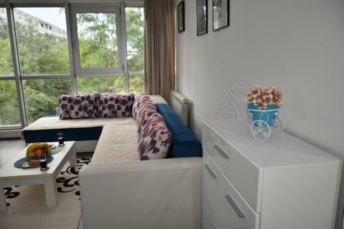Blue Corner Apartment
