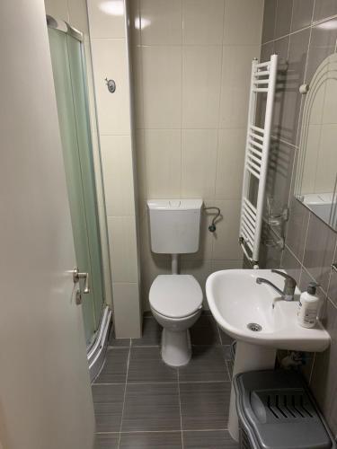 Bright Modern Apartment - 5 Min From Center 2