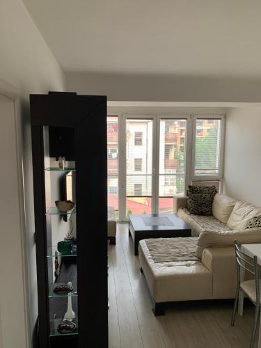 Bright Modern Apartment - 5 Min From Center 2