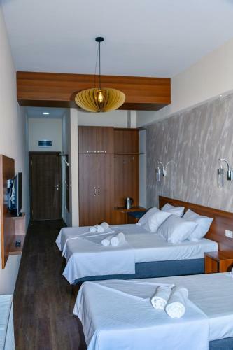 Hotel Story