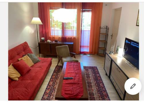 Nice Apartment In Calm Area Very Close To The Centre