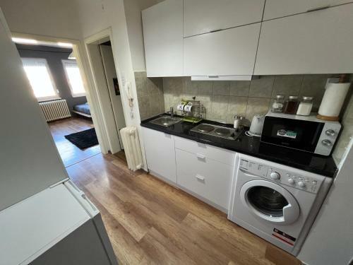 Mickitos Studio Apartment Downtown