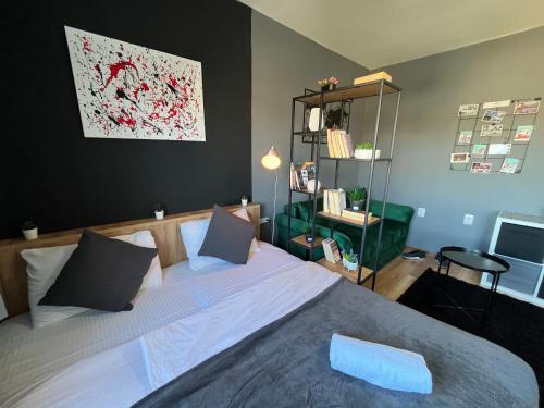 Mickitos Studio Apartment Downtown