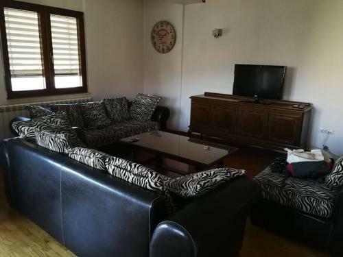 George Apartment