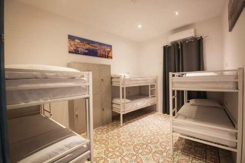 Bookarest Hostel Malta