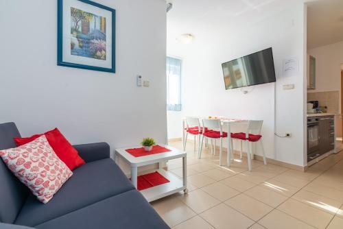 Apartment Mimoza 7 For 4