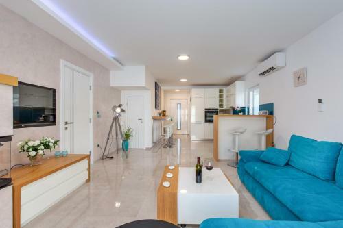 Tarari Luxury Apartment