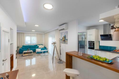 Tarari Luxury Apartment