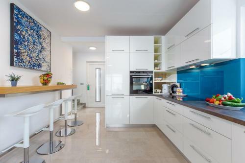 Tarari Luxury Apartment