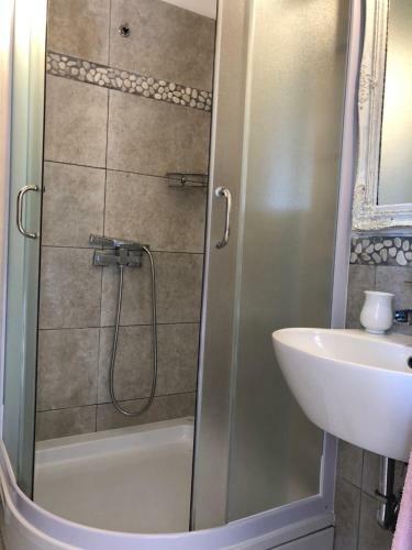 Hostal Apartments Authentic Baska