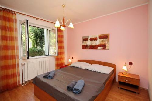Hostal Apartments Alex