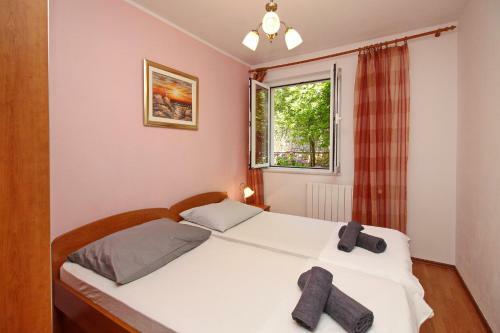 Hostal Apartments Alex