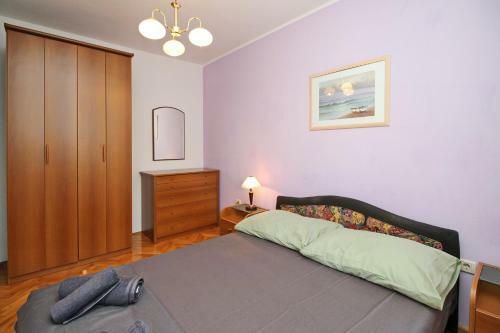 Hostal Apartments Alex