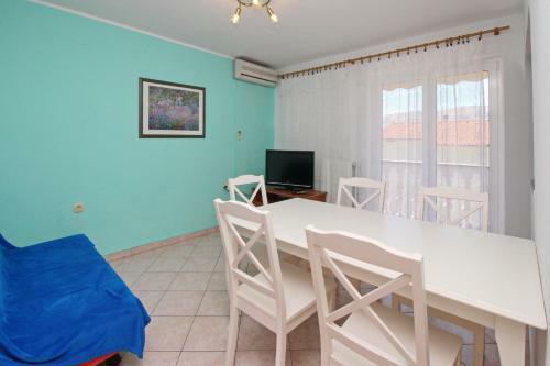 Hostal Apartments Alex