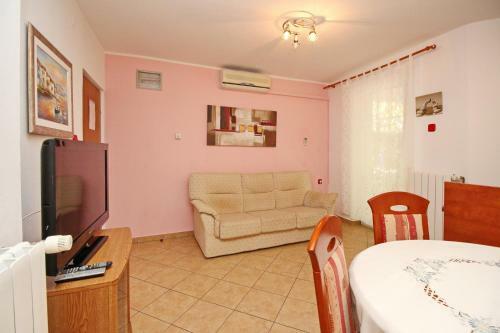 Hostal Apartments Alex