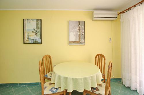 Hostal Apartments Alex