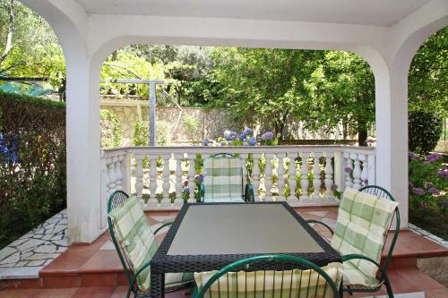 Hostal Apartments Alex