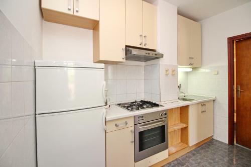Hostal Apartments Alex