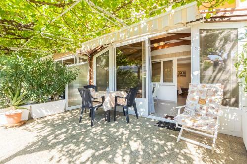 Apartments Lorena With Beautiful Garden